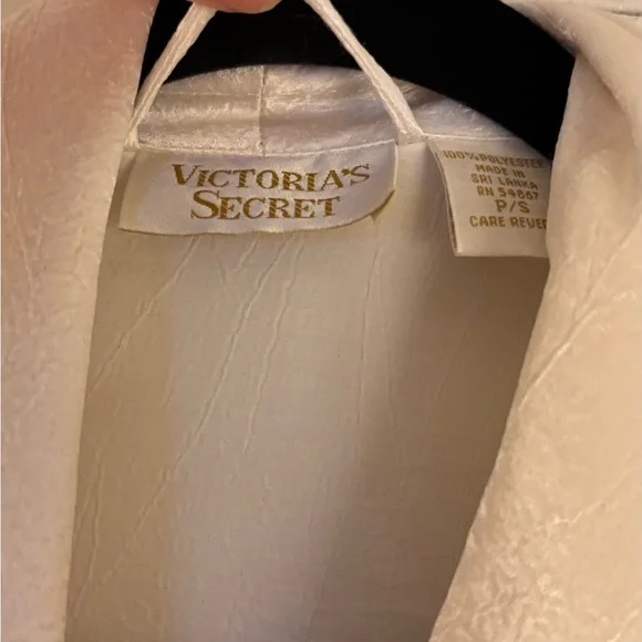 Victoria's Secret Satin Robe - Picture 4 of 5